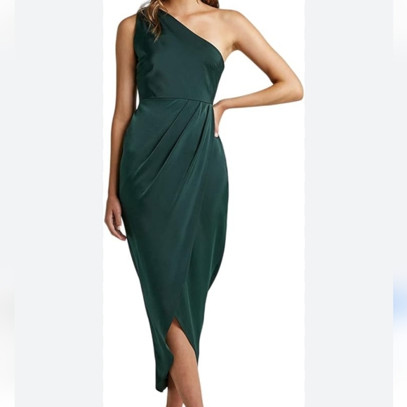 BloomChic Dresses & Skirts - Bloomchic 1 shoulder green midi dress